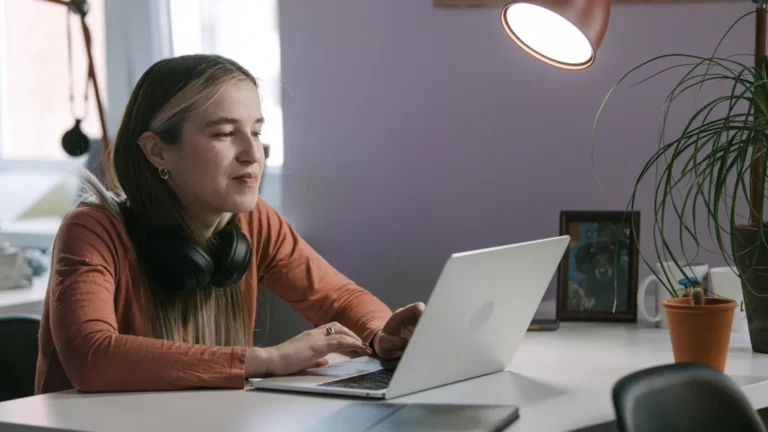 16 Side Hustle Ideas for Teenagers That Actually Make Real Money