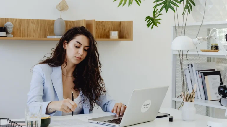 26 Easy Side Hustle Ideas for Women